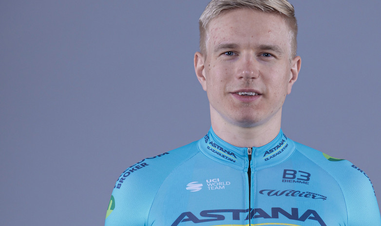 Казахстанский гонщик вошёл в десятку лидеров