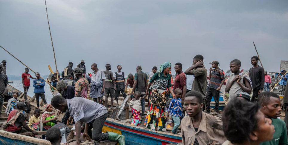 Пожар и гибель людей на реке в ДРК