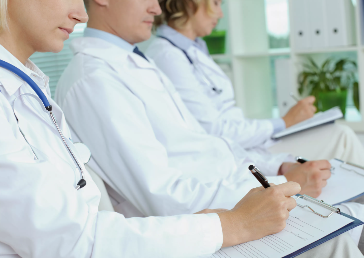 Более 550 медиков начали обучение