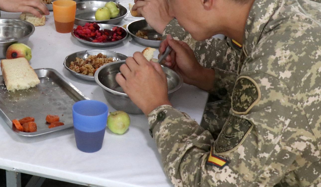 Жительница Астаны рассказала о условиях армии