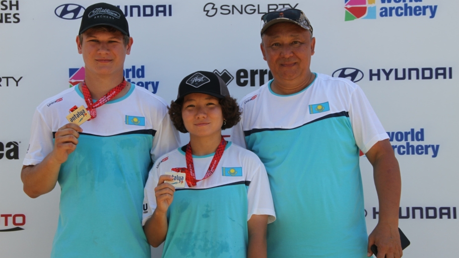 Казахстанские лучники взяли золото на кубке мира в Турции