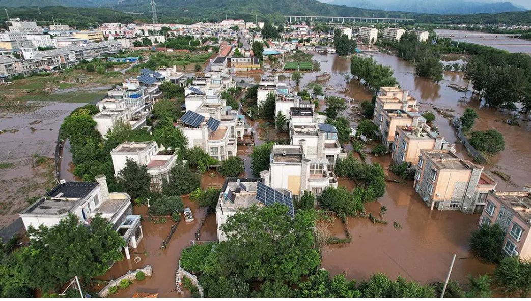 Ливни в Пекине унесли 38 жизней