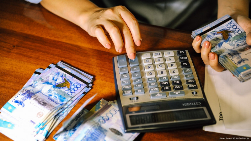 В хищении 1,1 млрд тенге подозреваются гражданка США