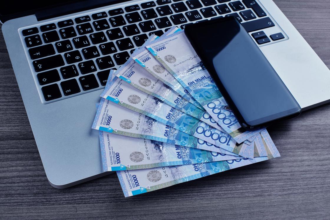 В ТЕНИ СУПЕРКОМПЬЮТЕРА: ТАЙНЫЕ СВЯЗИ И ОТКРЫТЫЕ ВОПРОСЫ